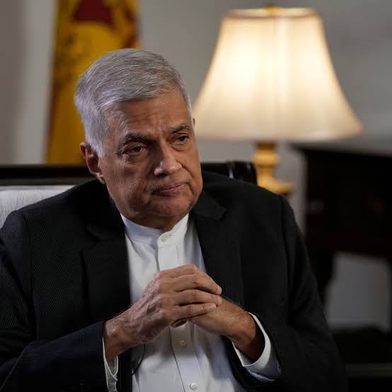 හිටපු ජනාධිපති රනිල් වික්රමසිංහ ගෙන් එංගලන්ත සංචාරය ගැන නිවේදනයක් හිටපු ජනාධිපති රනිල් වික්රමසිංහ ගෙන් එංගලන්ත සංචාරය ගැන නිවේදනයක්