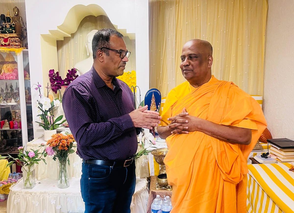 කම්කරු ඇමති හා මුදල් නියෝජ්ය ඇමති ආචාර්ය අනිල් ජිනීවා ජාත්යන්තර බෞද්ධ විහාරයට කම්කරු ඇමති හා මුදල් නියෝජ්ය ඇමති ආචාර්ය අනිල් ජිනීවා ජාත්යන්තර බෞද්ධ විහාරයට