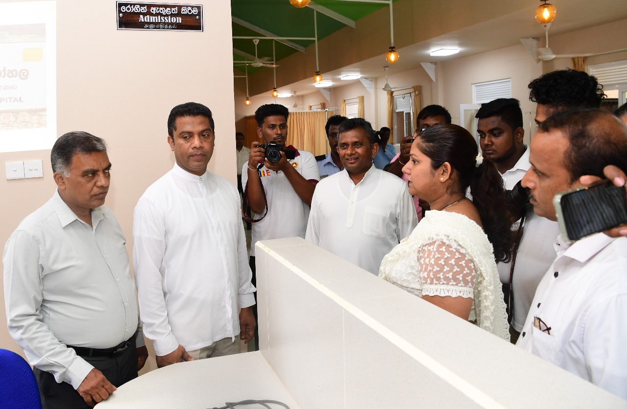 උපස්ථායකයින් 1000 කට උසස්වීම් සහ සෞඛ්ය කාර්ය සහායකයින් 2000 ක් අළුතින් බඳවා ගැනීමට රජය සූදානම් උපස්ථායකයින් 1000 කට උසස්වීම් සහ සෞඛ්ය කාර්ය සහායකයින් 2000 ක් අළුතින් බඳවා ගැනීමට රජය සූදානම්
