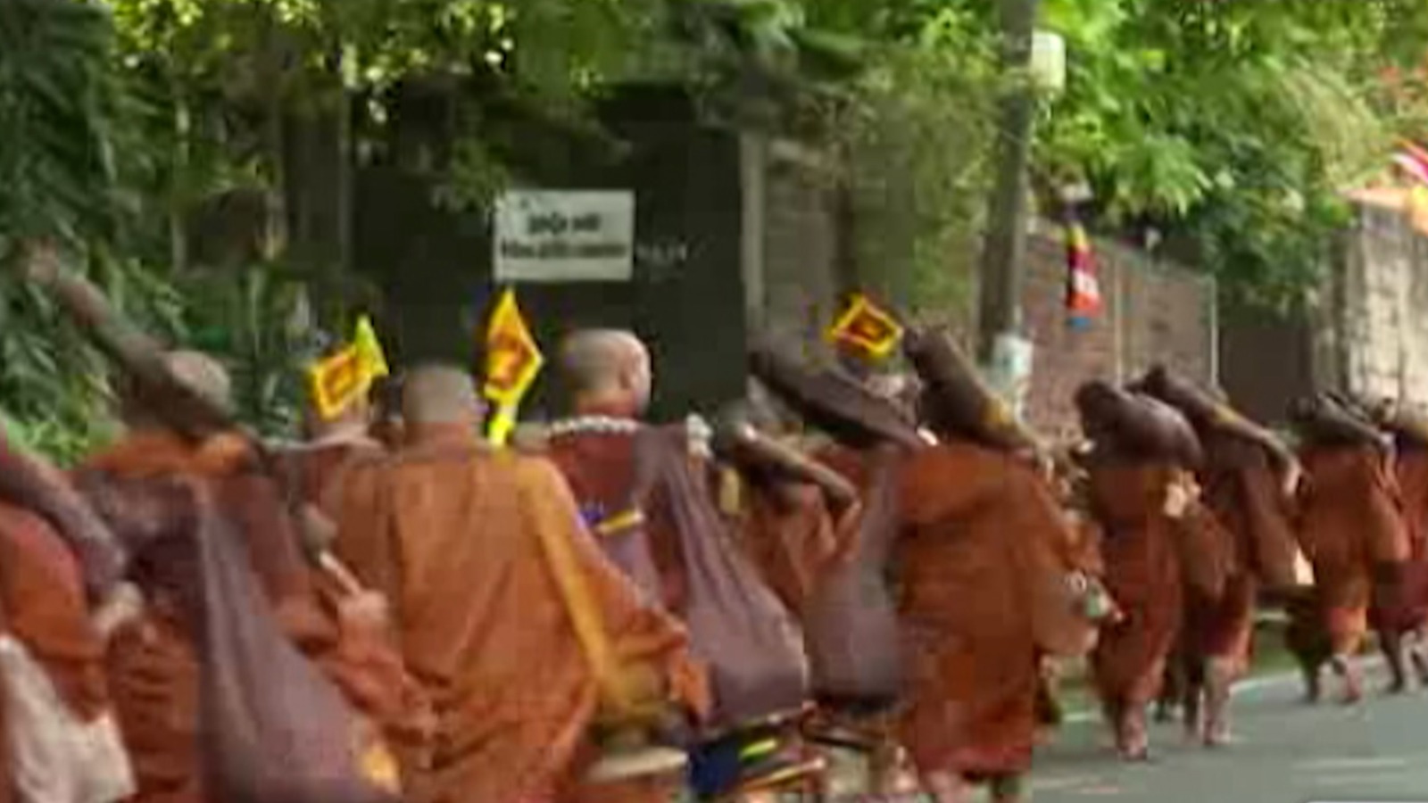 සියම් දහම් පාද යාත්රාව අද 18 වැනි දිනට නුගේගොඩ ශ්රී විජයාරාම රජ මහා විහාරයට සියම් දහම් පාද යාත්රාව අද 18 වැනි දිනට නුගේගොඩ ශ්රී විජයාරාම රජ මහා විහාරයට