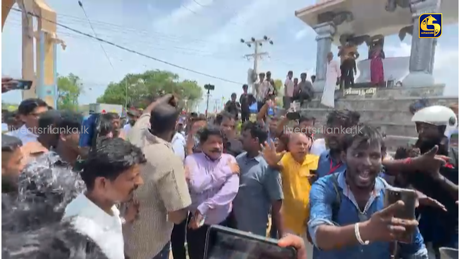 ධීවර අමාත්ය රාමලිංගම්ට ජනතා විරෝධයක් ධීවර අමාත්ය රාමලිංගම්ට ජනතා විරෝධයක්