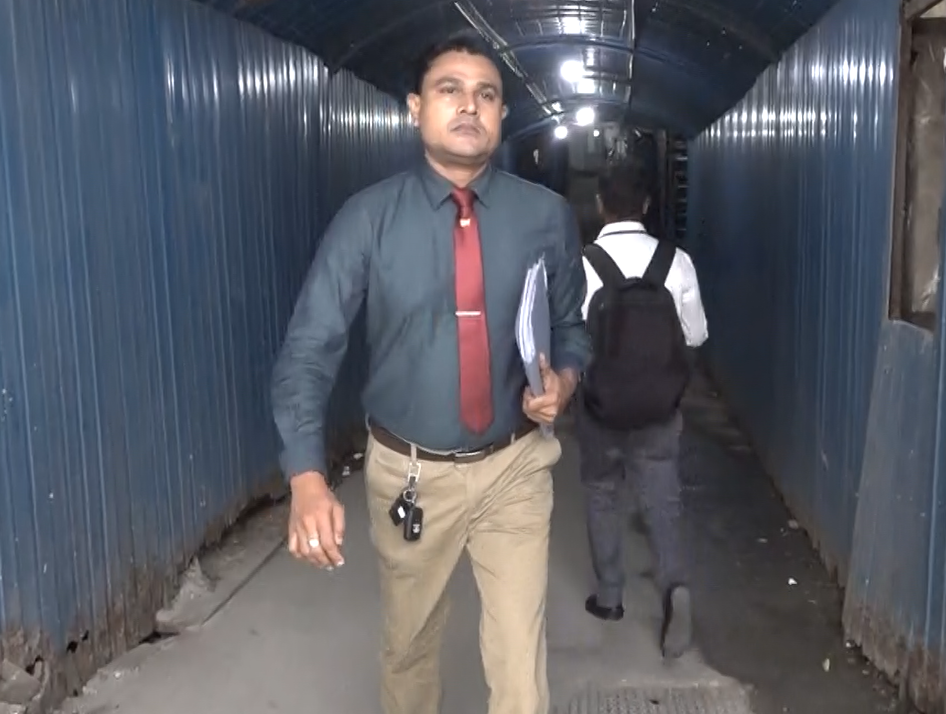 නිදහස් කළ බහලුම් තුළ තිබුණේ අන්තරාදායක ඖෂධ ? CID යට පැමිණිල්ලක් නිදහස් කළ බහලුම් තුළ තිබුණේ අන්තරාදායක ඖෂධ ? CID යට පැමිණිල්ලක්