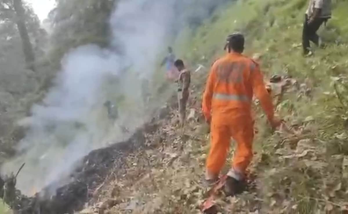 ඉන්දියාවේ උත්තර්කන්ද් ප්රාන්තයේ දී හෙලිකොප්ටර් අනතුරකින් 7 ක් මරුට ඉන්දියාවේ උත්තර්කන්ද් ප්රාන්තයේ දී හෙලිකොප්ටර් අනතුරකින් 7 ක් මරුට