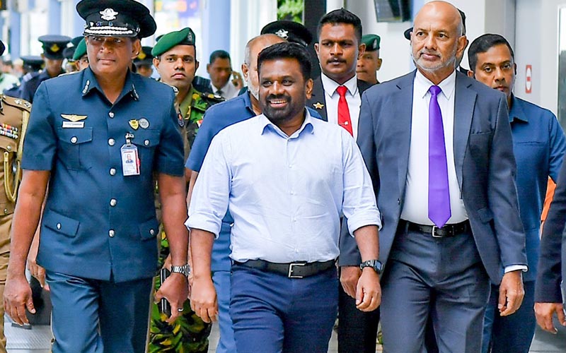ජර්මනියේ නිල සංචාරය නිම කර ජනපති යලි දිවයිනට පැමිණේ ජර්මනියේ නිල සංචාරය නිම කර ජනපති යලි දිවයිනට පැමිණේ