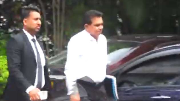 කෙහෙළිය ගෙ දුවට මාසයකට ලක්ෂ 13 ක් ගෙවීම ගැන අල්ලස් කොමිසමට සේනාධිපති උත්තර බදී කෙහෙළිය ගෙ දුවට මාසයකට ලක්ෂ 13 ක් ගෙවීම ගැන අල්ලස් කොමිසමට සේනාධිපති උත්තර බදී