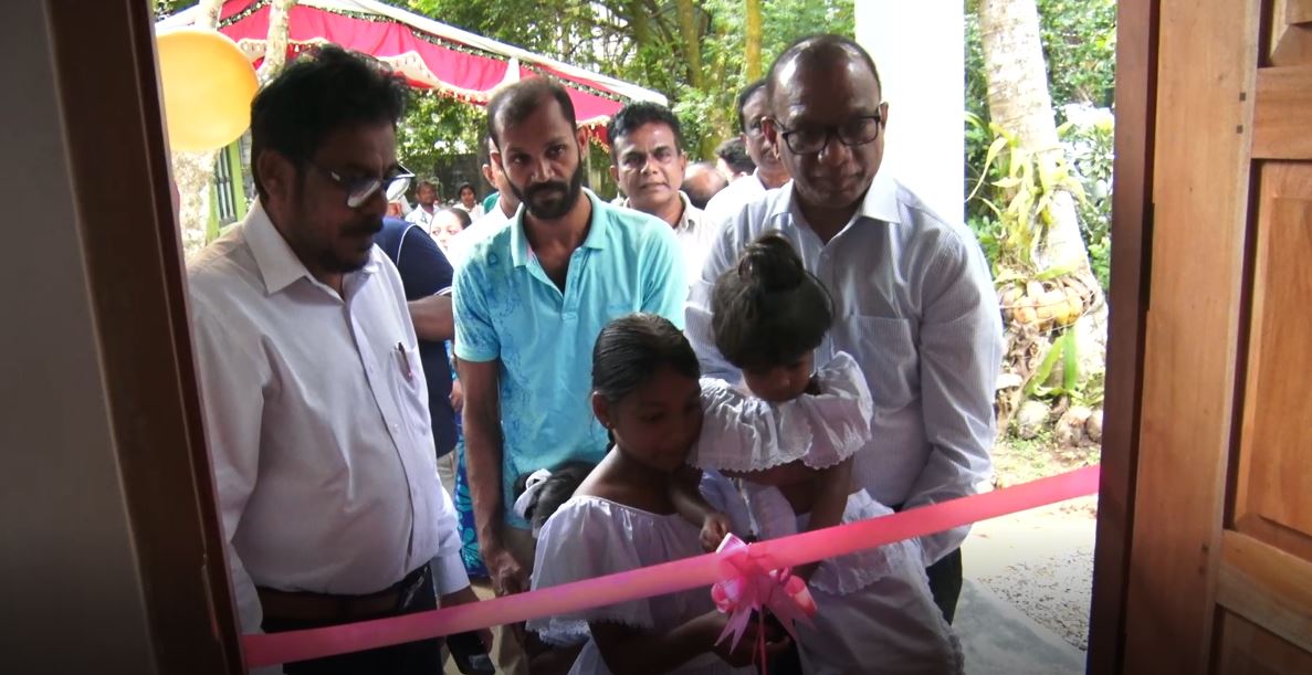නිවාස අමාත්යාංශයෙන් දුප්පතුන්ට ගෙවල් හදයි නිවාස අමාත්යාංශයෙන් දුප්පතුන්ට ගෙවල් හදයි