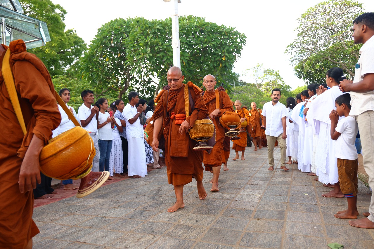 සියම් දහම් පාද යාත්රාව ගමන් අරඹා අදට දින 10 යි සියම් දහම් පාද යාත්රාව ගමන් අරඹා අදට දින 10 යි