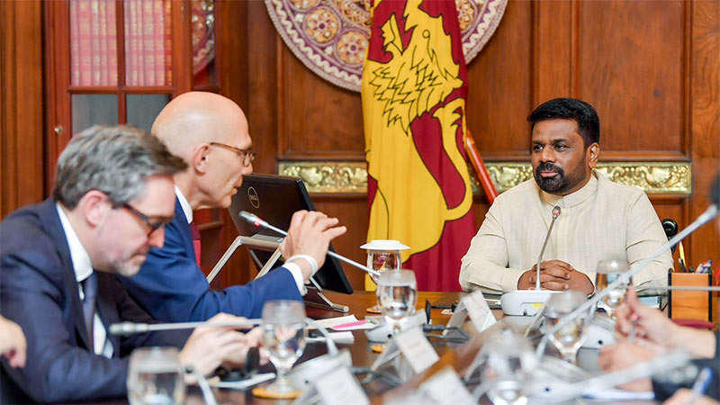 දකුණු අප්රිකානු හිටපු ජනාධිපති සහ එ. ජා. මානව හිමිකම් පිළිබඳ මහ කොමසාරිස් ජනපති මුණගැසේ දකුණු අප්රිකානු හිටපු ජනාධිපති සහ එ. ජා. මානව හිමිකම් පිළිබඳ මහ කොමසාරිස් ජනපති මුණගැසේ