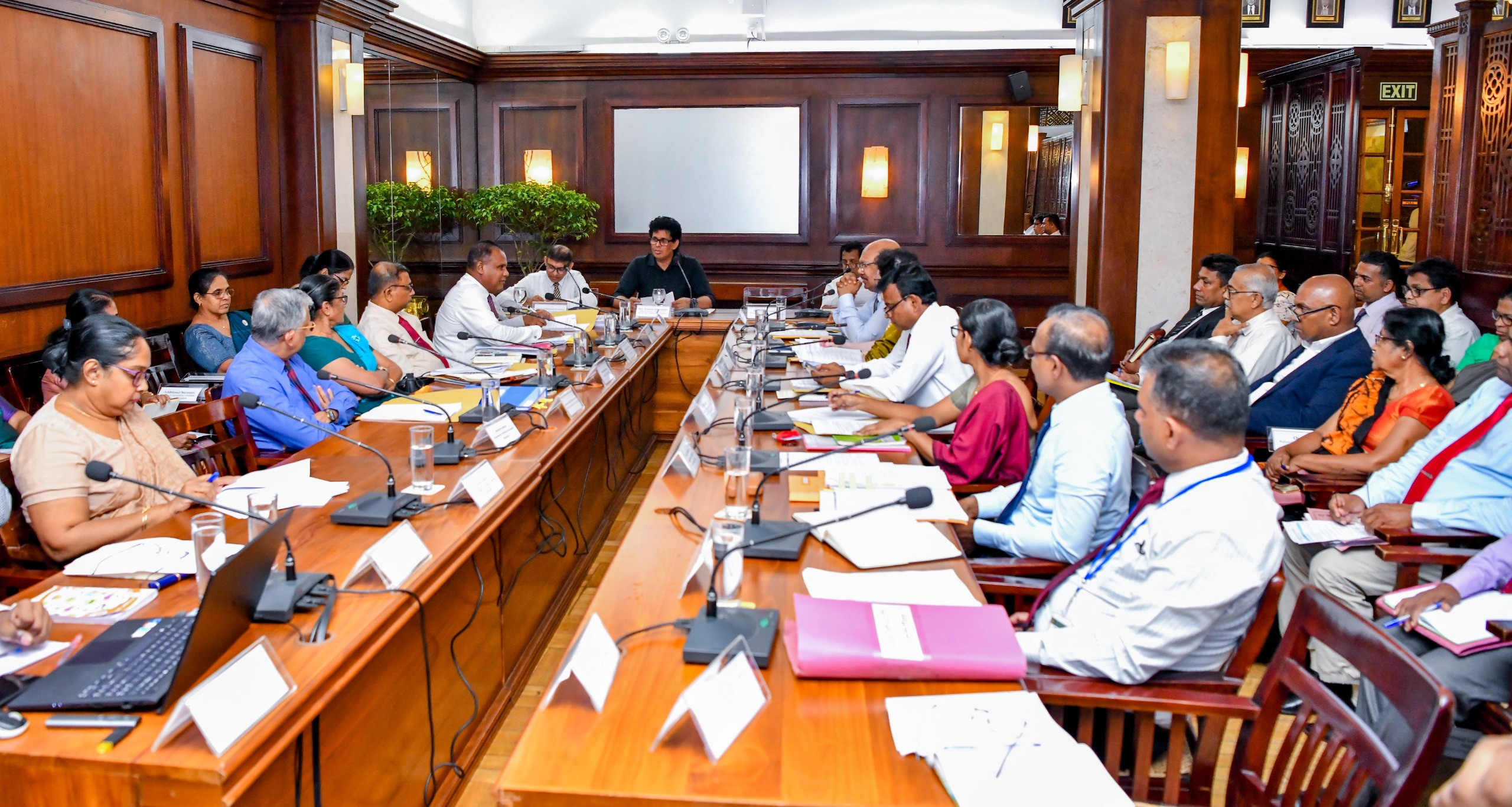 කීරි සම්බා සඳහා ආදේශක සහල් මෙට්රික් ටොන් 40,000ක් ආනයනයට පියවර කීරි සම්බා සඳහා ආදේශක සහල් මෙට්රික් ටොන් 40,000ක් ආනයනයට පියවර
