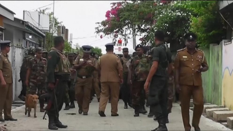 පොලිස් මෙහෙයුම් වලින් වැරදි කළ 458 ක් ඊයේ දිනයේ අත්අඩංගුවට