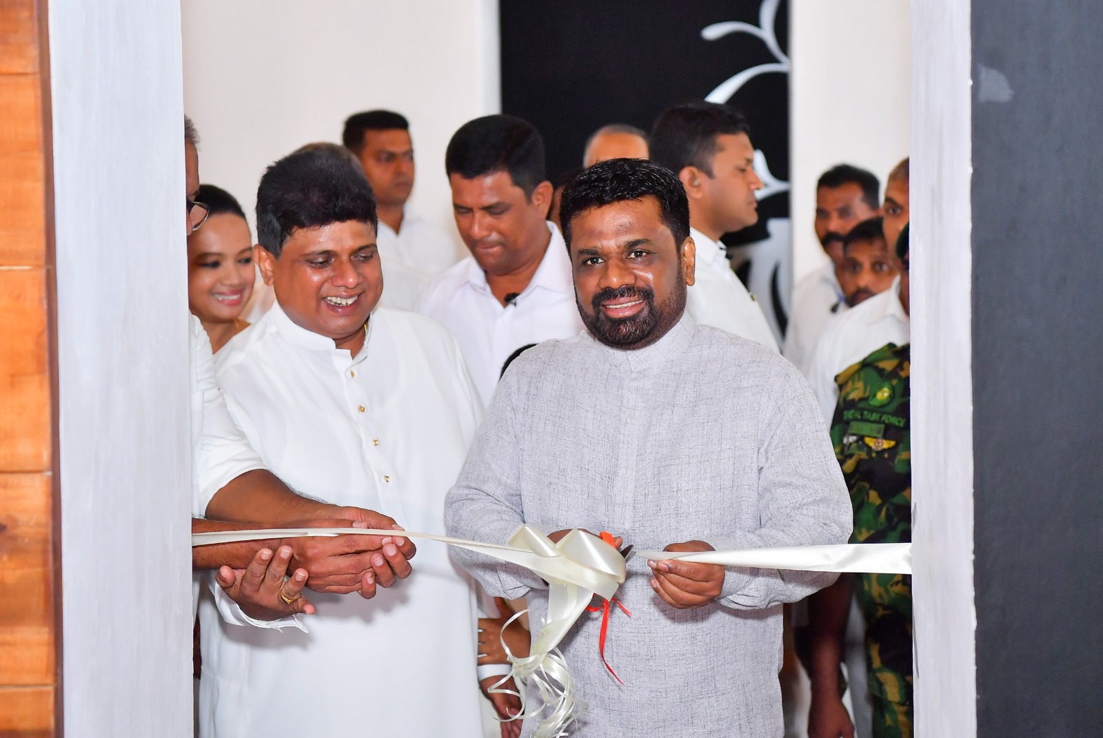 මහනුවර ඓතිහාසික ඇහැලේපොළ වලව්වේ ඉටි රූප කෞතුකාගාරය ජනතාවට විවෘතයි මහනුවර ඓතිහාසික ඇහැලේපොළ වලව්වේ ඉටි රූප කෞතුකාගාරය ජනතාවට විවෘතයි