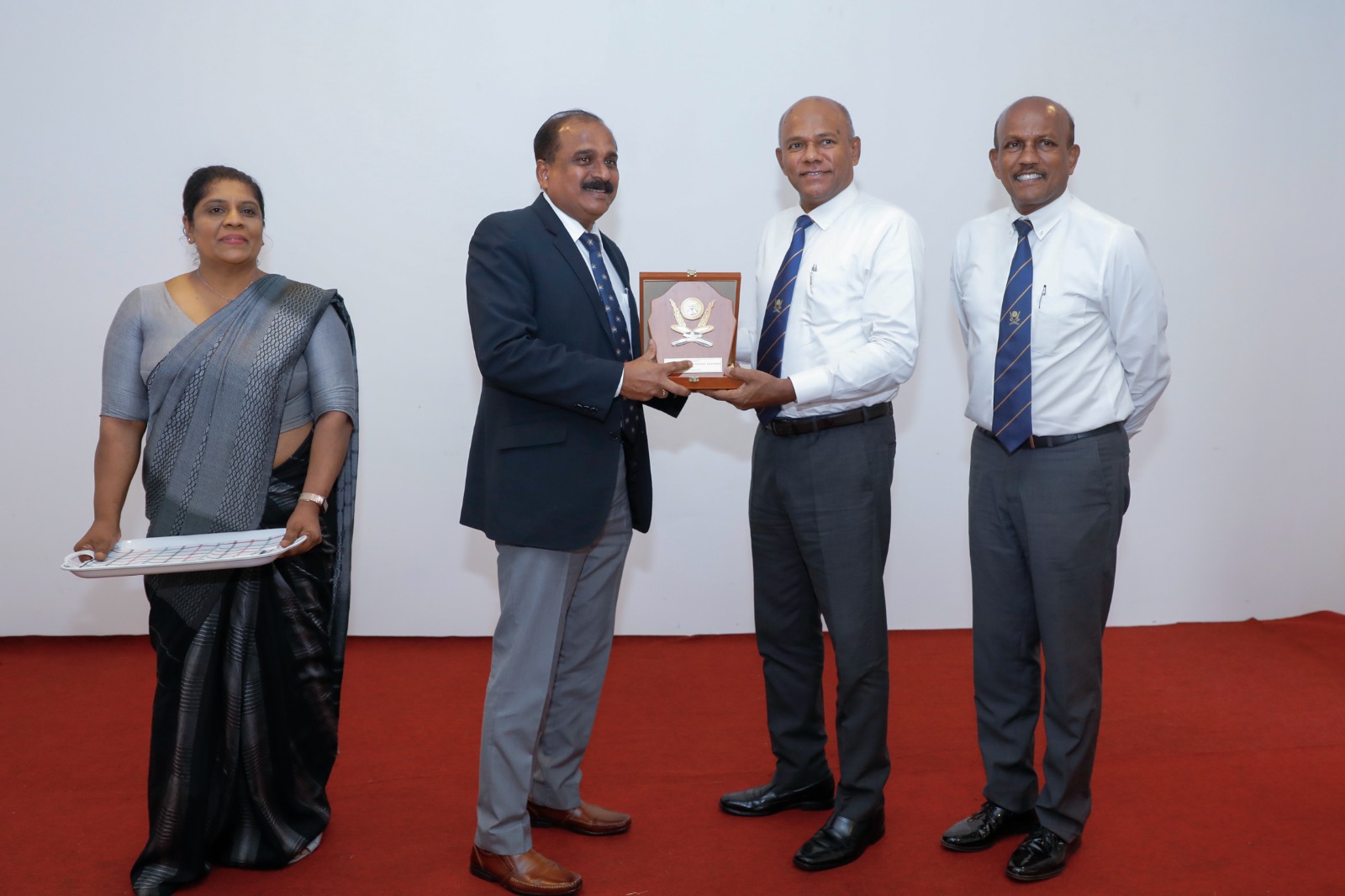 ශ්රී ලංකා සේවා මුක්ත භට සංගමයේ සහ බෝලගල ප්රවීණ රණවිරු නිවස්නය නියෝජ්ය ආරක්ෂක ඇමතිගේ නිරීක්ෂණයට ශ්රී ලංකා සේවා මුක්ත භට සංගමයේ සහ බෝලගල ප්රවීණ රණවිරු නිවස්නය නියෝජ්ය ආරක්ෂක ඇමතිගේ නිරීක්ෂණයට
