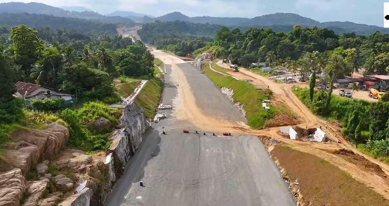මධ්යම අධිවේගයේ පොතුහැර සිට රඹුක්කන දක්වා වැඩ පටන් අරන් මධ්යම අධිවේගයේ පොතුහැර සිට රඹුක්කන දක්වා වැඩ පටන් අරන්