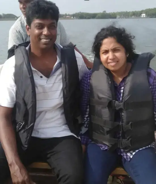 යටිනුවර ප්රාදේශීය සභාවේ විපක්ෂ නායකගේ බාල දුව බේරුණේ ට්රිප් එකක් ගිය නිසාද? (VIDEO) යටිනුවර ප්රාදේශීය සභාවේ විපක්ෂ නායකගේ බාල දුව බේරුණේ ට්රිප් එකක් ගිය නිසාද? (VIDEO)
