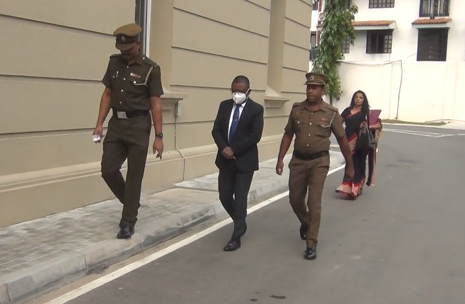හිටපු ආගමන විගමන පාලකගේ දඬුවම් නියෝගය සැප්තැම්බර් 23 ට කල් යයි