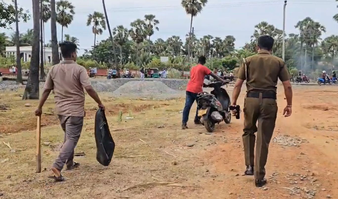යාපනයේ වට්ටුකෝට්ටෙයි දෙපිරිසක් අතර ගැටුමක් පාලනයට විශේෂ කාර්ය බලකාය කැදවයි යාපනයේ වට්ටුකෝට්ටෙයි දෙපිරිසක් අතර ගැටුමක් පාලනයට විශේෂ කාර්ය බලකාය කැදවයි