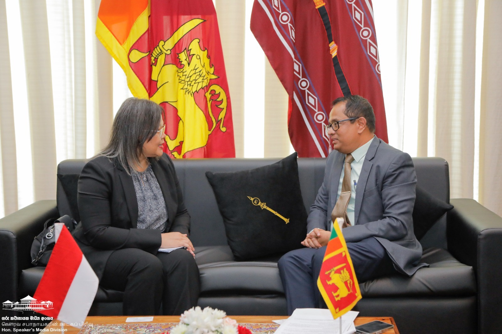 ඉන්දුනීසියානු පැනොරමික් දුම්රිය ලංකාවේ සංචාරක කර්මාන්තයට යොදාගන්න කතාබහක් ඉන්දුනීසියානු පැනොරමික් දුම්රිය ලංකාවේ සංචාරක කර්මාන්තයට යොදාගන්න කතාබහක්