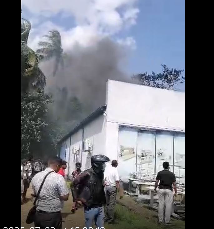 කුරුණෑගල , වදුරාගල ස්ටිකර් ආයතනයක ගින්නක් කුරුණෑගල , වදුරාගල ස්ටිකර් ආයතනයක ගින්නක්
