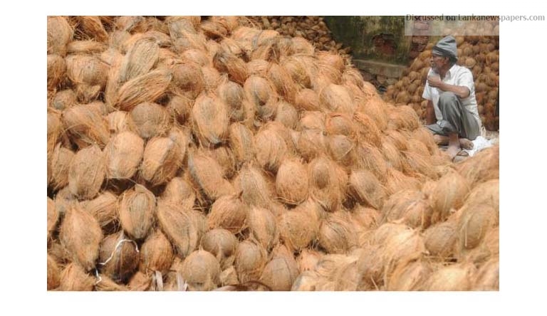 අගෝස්තුවේ පොල් මිල ආයෙත් ඉහළ යන බවට පොල් ගැනුම්කරුවන් ගෙන් අනතුරු ඇගවීම් (Video) අගෝස්තුවේ පොල් මිල ආයෙත් ඉහළ යන බවට පොල් ගැනුම්කරුවන් ගෙන් අනතුරු ඇගවීම් (Video)