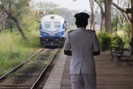 දුම්රිය ස්ථානාධිපති තනතුර සඳහා පිරිමින් පමණක් බදවා ගැනීමට කාන්තාවන් දෙදෙනෙක් එරෙහිවෙයි