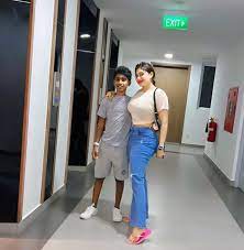 පියුමි හංසමාලිගේ පුත්රයා ලක්ෂ පහක ශරීර ඇපයක් මත මුදා හැරේ (Video) පියුමි හංසමාලිගේ පුත්රයා ලක්ෂ පහක ශරීර ඇපයක් මත මුදා හැරේ (Video)