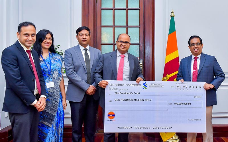 ඉන්දියන් ඔයිල් සමාගමෙන් ජනාධිපති අරමුදලට රුපියල් මිලියන100 ක් ඉන්දියන් ඔයිල් සමාගමෙන් ජනාධිපති අරමුදලට රුපියල් මිලියන100 ක්