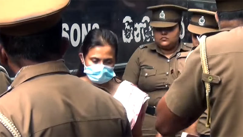 අල්ලස් කොමිසමේ දෙදෙනකුට තර්ජනය කළ විශේෂඥ වෛද්ය මහේෂි විජේරත්නගේ දියණිය 09 වැනිදා දක්වා රිමාන්ඩ් අල්ලස් කොමිසමේ දෙදෙනකුට තර්ජනය කළ විශේෂඥ වෛද්ය මහේෂි විජේරත්නගේ දියණිය 09 වැනිදා දක්වා රිමාන්ඩ්