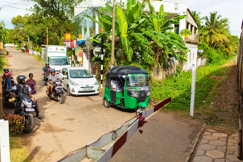 පොතුහැර – කුරුණෑගල අතර දුම්රිය මාර්ගයේ, සැතපුම් 53 දම්වැල් 31 ස්ථානයේ හරස් මග හරහා ජූලි 31 සිට අගෝස්තු 03 දක්වා රථවාහන ධාවනයට බාධා