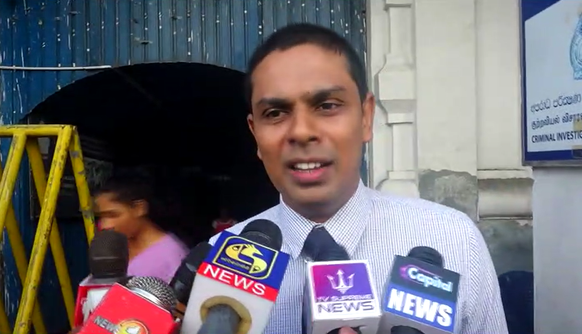 අපරාධ පරීක්ෂණ නිලධාරීන් කරකවා අතහැරි මන්ත්රී අර්චුනා ගේ ප්රකාශය අපරාධ පරීක්ෂණ නිලධාරීන් කරකවා අතහැරි මන්ත්රී අර්චුනා ගේ ප්රකාශය
