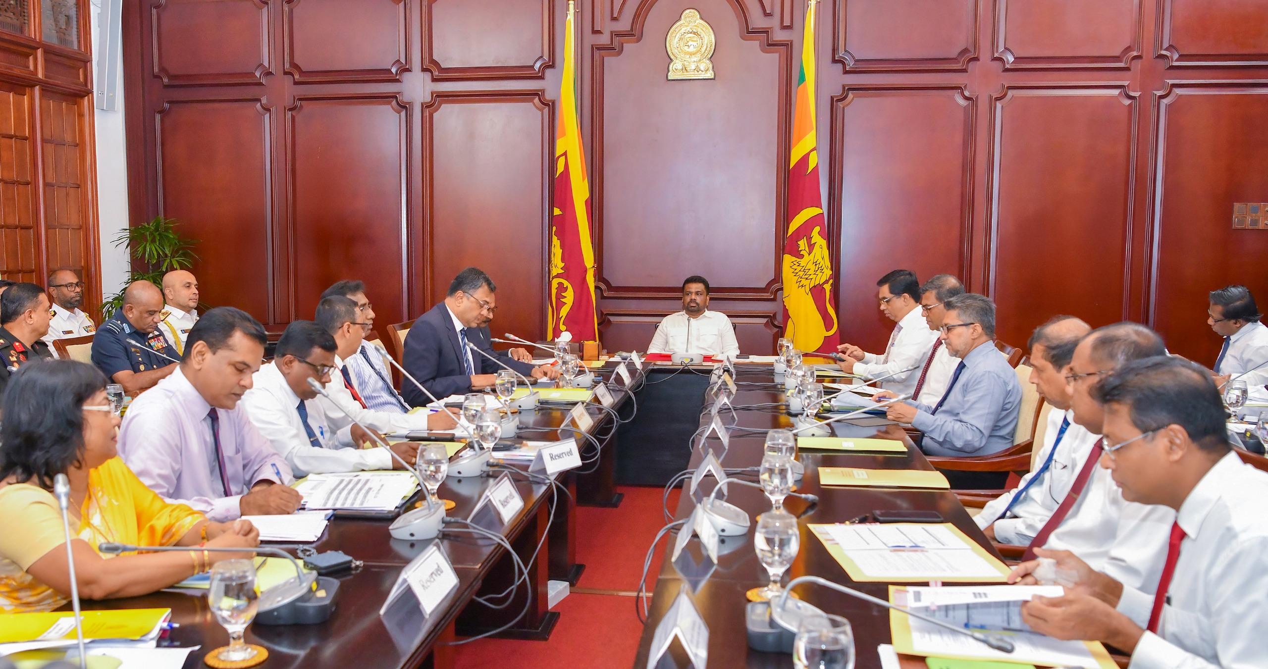 ආරක්ෂක හමුදාව ලෝකයේ ඉහළම වෘත්තීයභාවයක් සහිත හමුදාවක් බවට පත් කරන්න ජනපති ගෙන් උපදෙස් ආරක්ෂක හමුදාව ලෝකයේ ඉහළම වෘත්තීයභාවයක් සහිත හමුදාවක් බවට පත් කරන්න ජනපති ගෙන් උපදෙස්