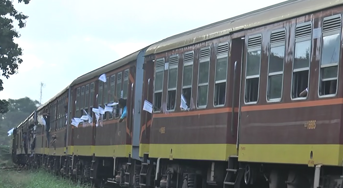 ක්ලීන් කරන්න ආණඩුව හදවත අරන් යාපනේ යයි