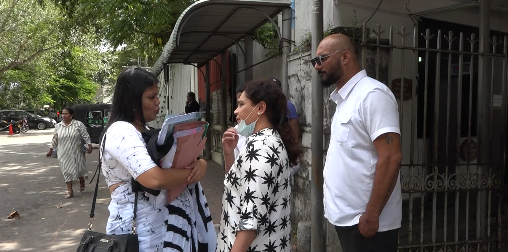 හිටපු රාජ්ය අමාත්ය ඩයනා ගමගේ අධිකරණයට ඉදිරපත් වේ හිටපු රාජ්ය අමාත්ය ඩයනා ගමගේ අධිකරණයට ඉදිරපත් වේ