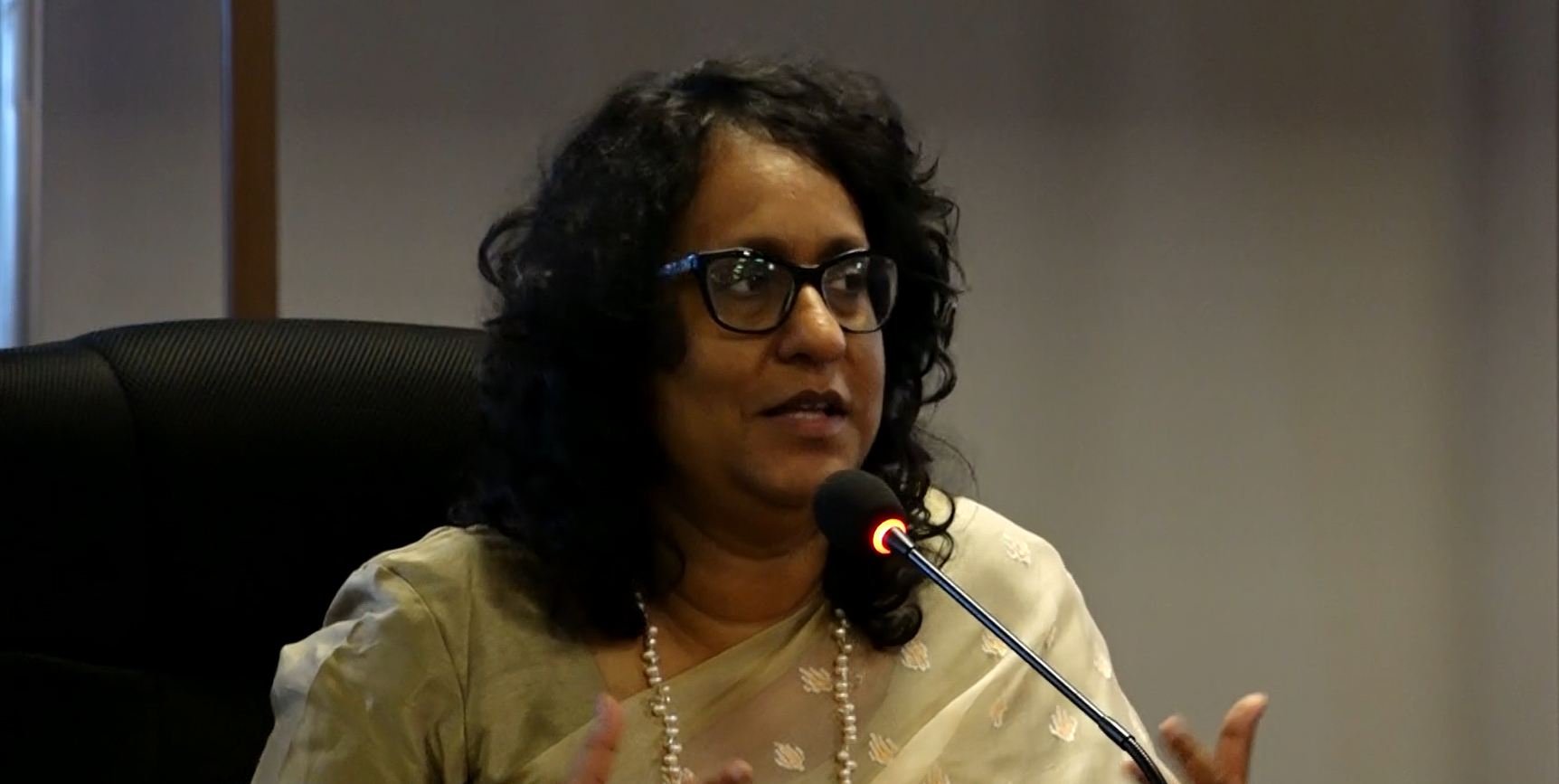 අගමැතිනියගේ නව අධ්යාපන ප්රතිසංස්කරණ සාකච්ඡාව ගුරු සංගම් මගහරී අගමැතිනියගේ නව අධ්යාපන ප්රතිසංස්කරණ සාකච්ඡාව ගුරු සංගම් මගහරී