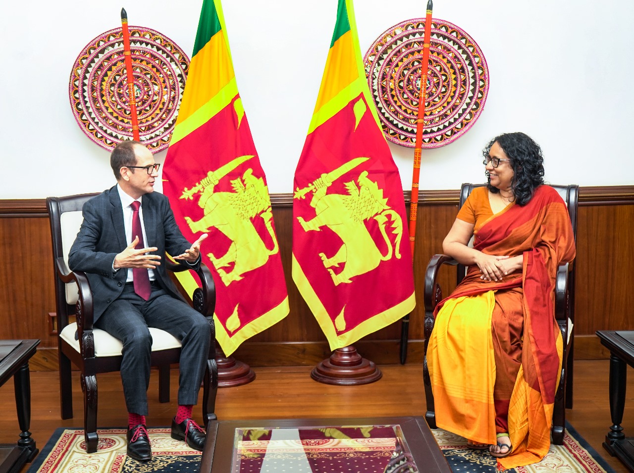 කැනඩා මහ කොමසාරිස් සහ අග්‍රාමාත්‍යවරිය අතර හමුවක්