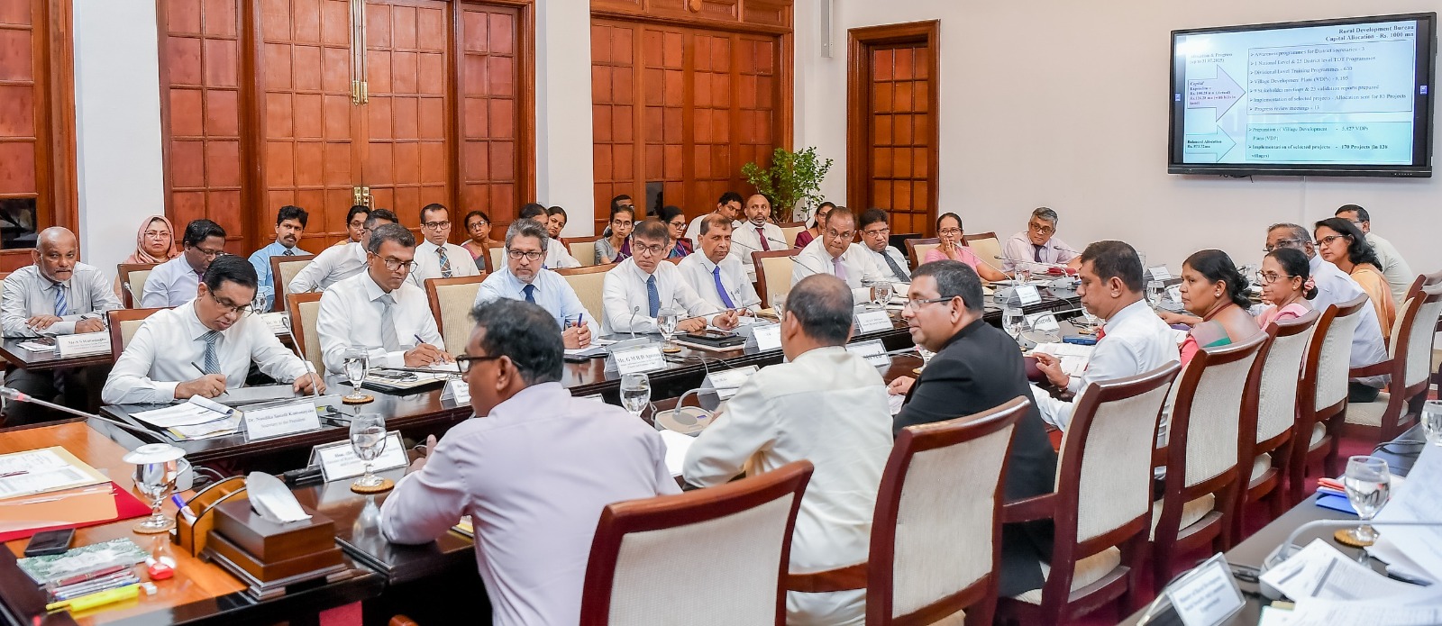 සමාජ සේවා නිලධාරීන් පුහුණු කිරීමේ වැඩසටහන් සඳහා ඉදිරි අයවැයෙන් විශේෂ අවධානයක්