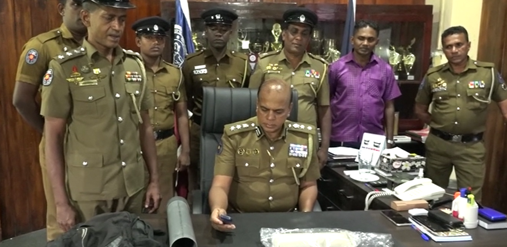පී.වී.සී. නළයක සැගවී ආ කෝටි 2 ක හෙරොයින් පී.වී.සී. නළයක සැගවී ආ කෝටි 2 ක හෙරොයින්