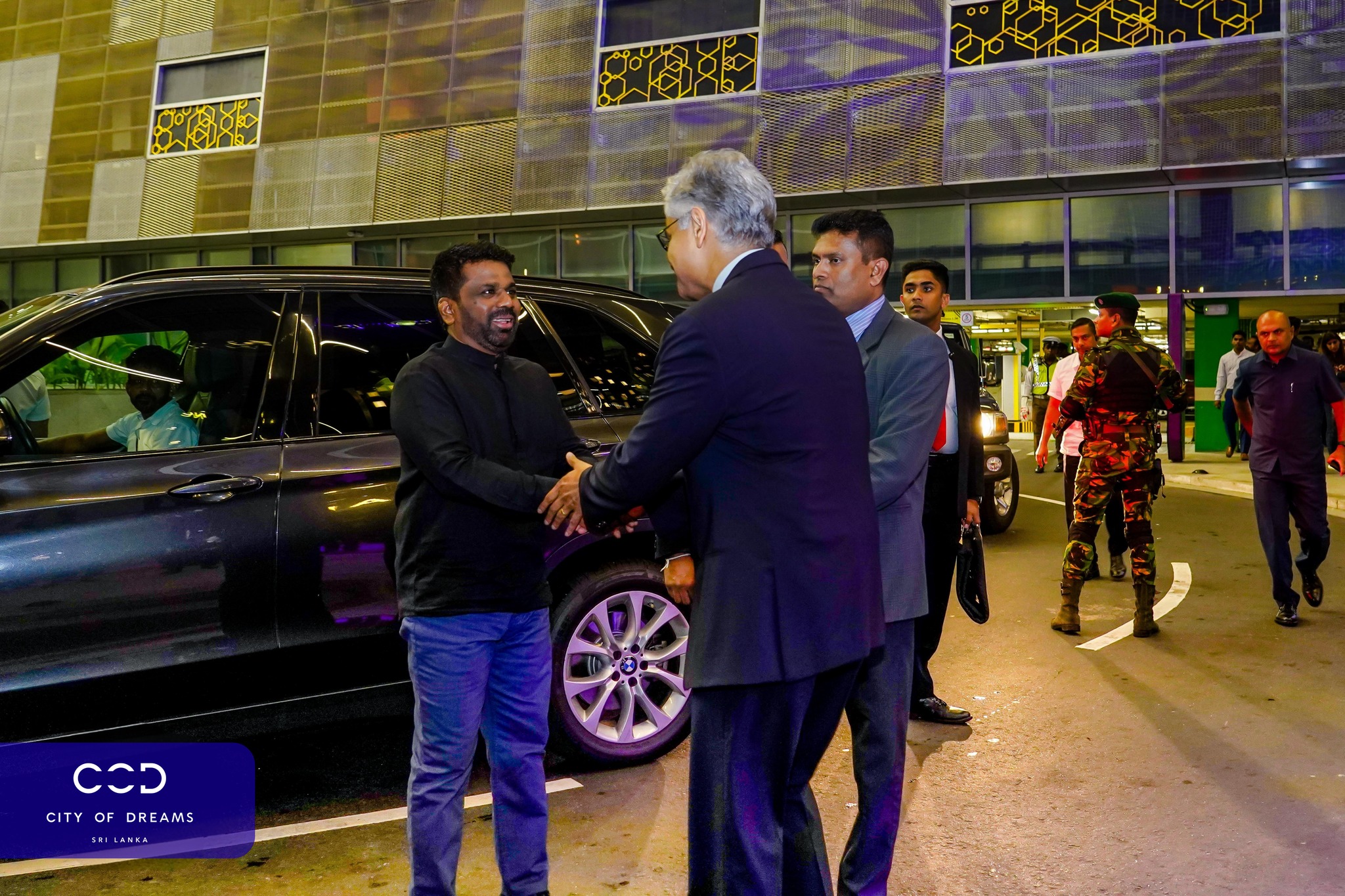 දකුණු ආසියාවේ පළමු ඒකාබද්ධ නිවාඩු නිකේතනය CITY OF DREAMS (VIDEO) දකුණු ආසියාවේ පළමු ඒකාබද්ධ නිවාඩු නිකේතනය CITY OF DREAMS (VIDEO)