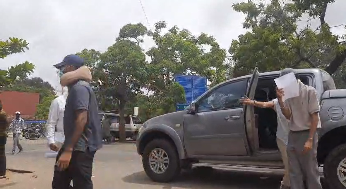 වනාතවිල්ලුවේ රක්ෂිතයක අක්කර 600 ක් එළි කළ විදේශිකයින් ඇතුළු 12 ක් අත්අඩංගුවට