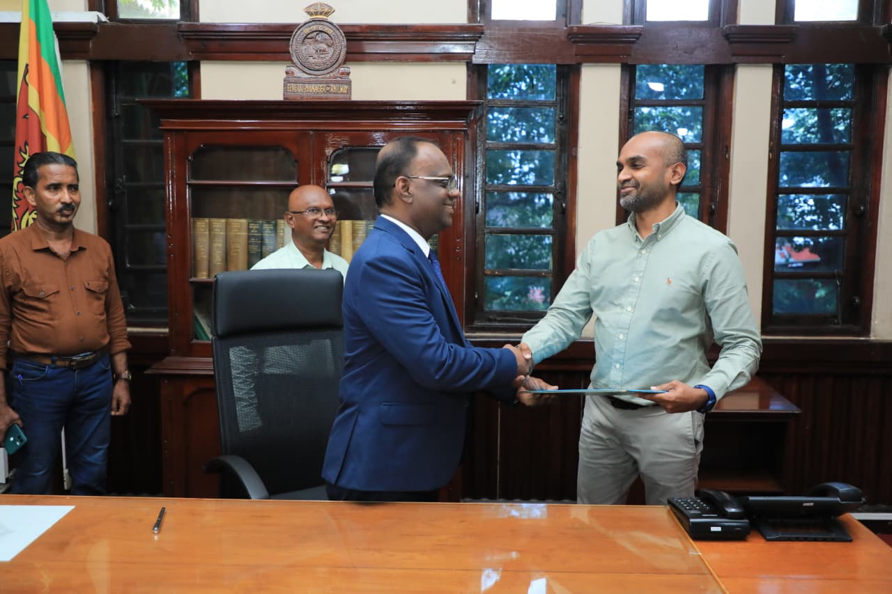 දුම්රිය නව සාමාන්යාධිකාරී රවීන්ද්ර පද්මප්රිය දුම්රිය නව සාමාන්යාධිකාරී රවීන්ද්ර පද්මප්රිය