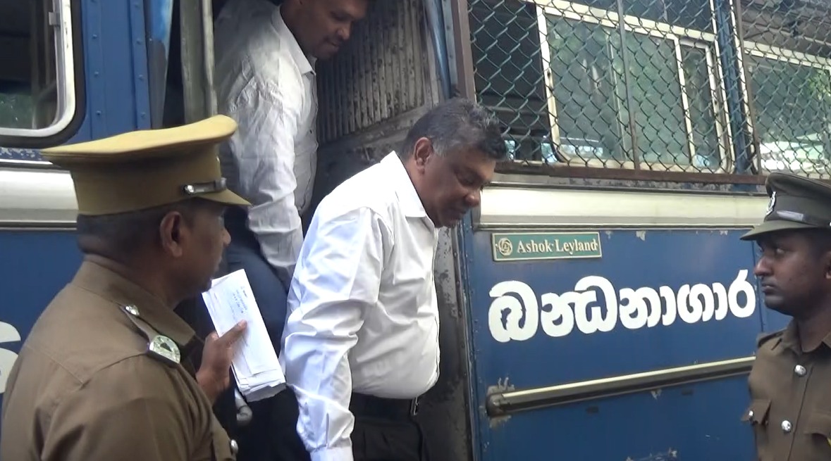 අල්ලස් චෝදනා ලැබූ ජ්යෙෂ්ඨ පොලිස් අධිකාරී සතීෂ් ගමගේ සැප්. 02 දක්වා රිමාන්ඩ් අල්ලස් චෝදනා ලැබූ ජ්යෙෂ්ඨ පොලිස් අධිකාරී සතීෂ් ගමගේ සැප්. 02 දක්වා රිමාන්ඩ්