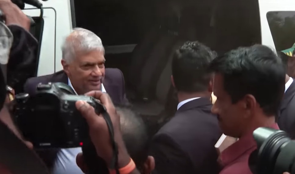 අධිකරණයේ කටයුතු පැය භාගයකට කල් යයි… ඇප ඉල්ලීම පිළිබඳ නියෝගයත් ප්රමාදයි… අධිකරණයේ කටයුතු පැය භාගයකට කල් යයි… ඇප ඉල්ලීම පිළිබඳ නියෝගයත් ප්රමාදයි…