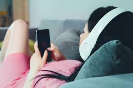 TikTok හරහා දරුවන් බිළි ගන්නා මාරයෙක් TikTok හරහා දරුවන් බිළි ගන්නා මාරයෙක්