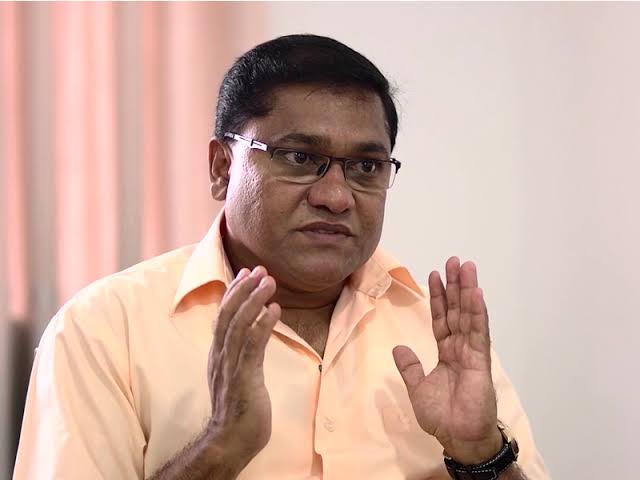 රනිල් අත්අඩංගුවට ගැනීම ගැන කිසිදු රාජ්ය තාන්ත්රික බලපෑමක් නැතැයි ආණ්ඩුව කියයි (VIDEO) රනිල් අත්අඩංගුවට ගැනීම ගැන කිසිදු රාජ්ය තාන්ත්රික බලපෑමක් නැතැයි ආණ්ඩුව කියයි (VIDEO)
