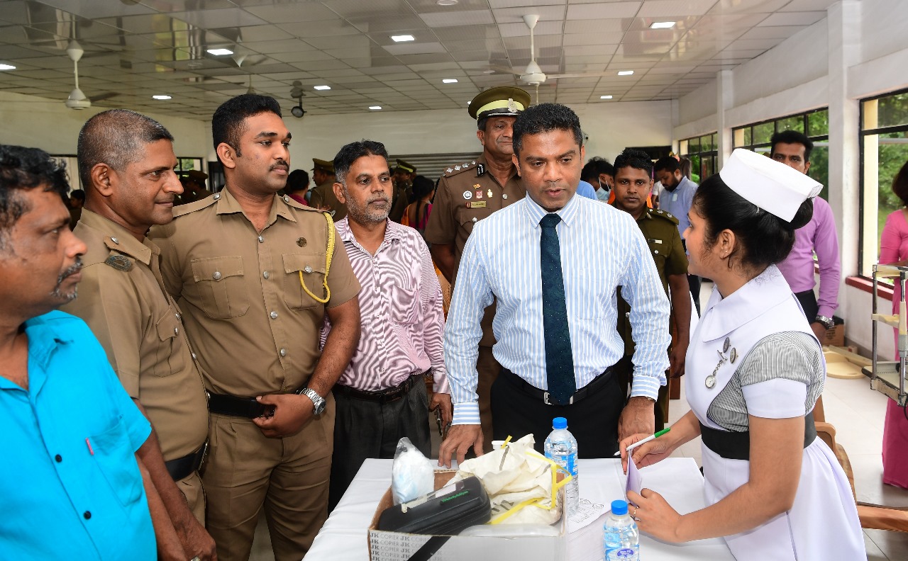 බන්ධනාගාර රැදවියන්ගේ – නිලධාරීන් ගේ සෞඛ්‍ය බලන්න ඇමතිගෙන් වැඩසටහනක්