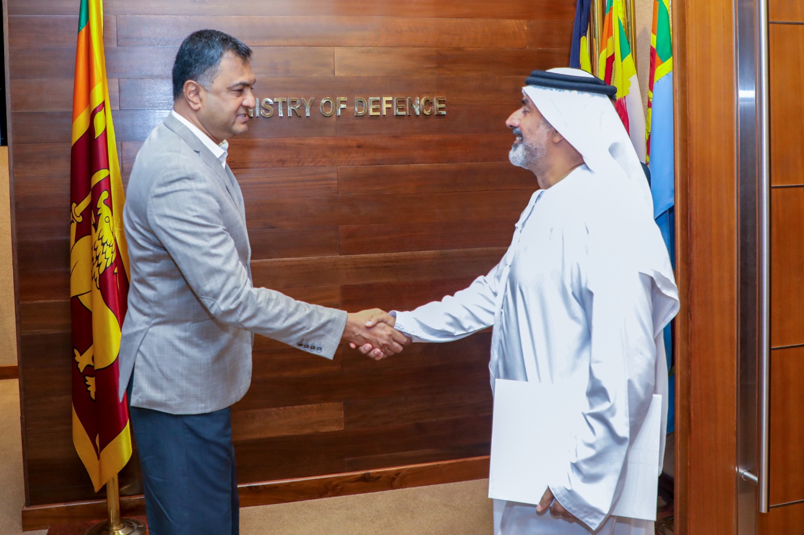 එක්සත් අරාබි එමීර් රාජ්යයේ තානාපති ආරක්ෂක ලේකම් හමුවෙයි එක්සත් අරාබි එමීර් රාජ්යයේ තානාපති ආරක්ෂක ලේකම් හමුවෙයි