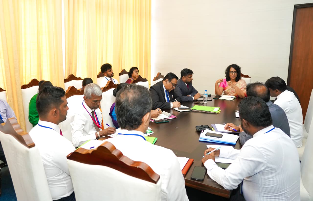 අග්රාමාත්යතුමිය, පාසල් ක්රීඩාව ගැන ක්රීඩා සහ තරුණ කටයුතු අමාත්යංශයේ නිලධාරීන් සමඟ සාකච්ඡාවක… අග්රාමාත්යතුමිය, පාසල් ක්රීඩාව ගැන ක්රීඩා සහ තරුණ කටයුතු අමාත්යංශයේ නිලධාරීන් සමඟ සාකච්ඡාවක…