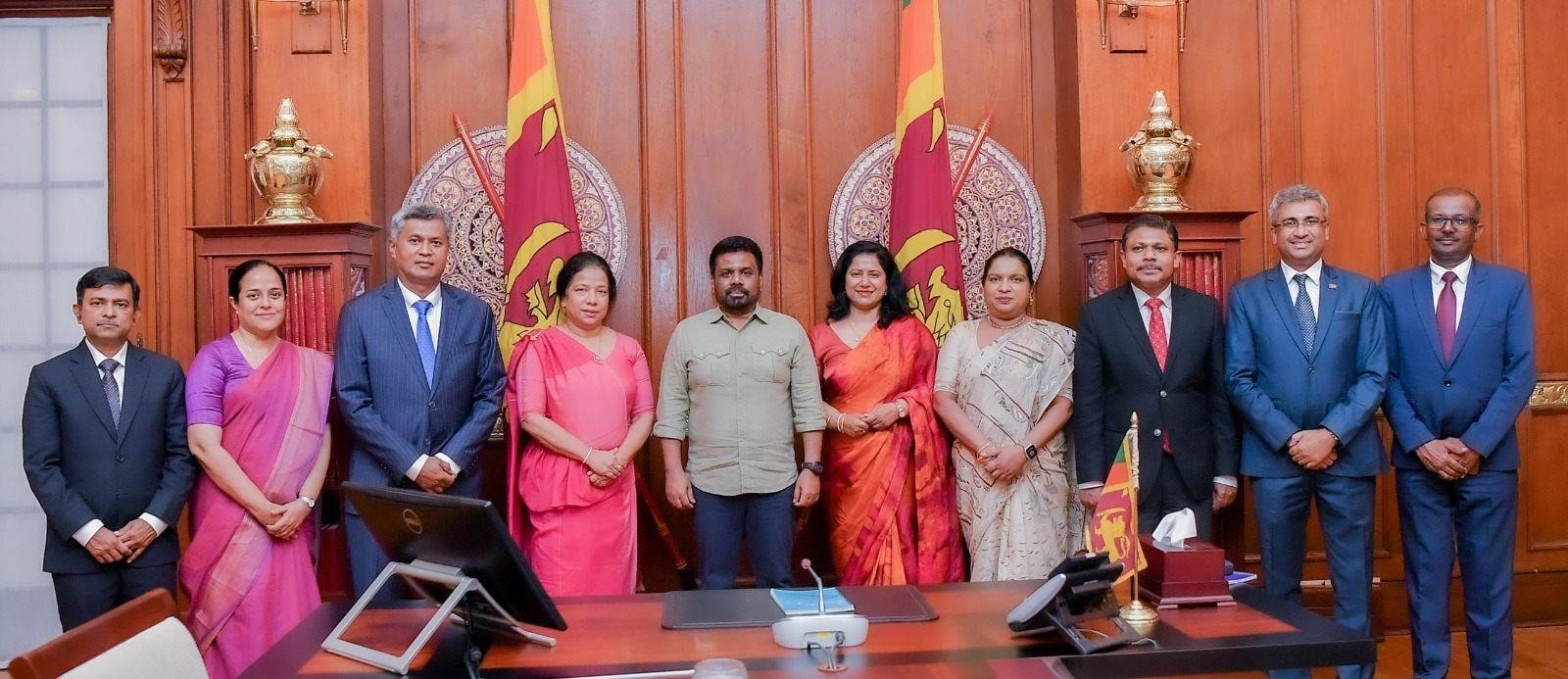 නව දූත මණ්ඩල ප්රධානීන් 07 දෙනෙක් ජනපති හමුවෙයි නව දූත මණ්ඩල ප්රධානීන් 07 දෙනෙක් ජනපති හමුවෙයි