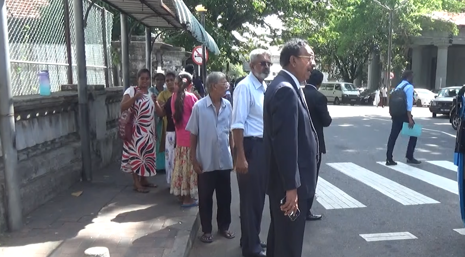 හිටපු ඇමති අනුර ප්රියදර්ශන ඇතුළු 6 කට එරෙහි නඩුව ඔක්. 01 දාට කල් යයි හිටපු ඇමති අනුර ප්රියදර්ශන ඇතුළු 6 කට එරෙහි නඩුව ඔක්. 01 දාට කල් යයි