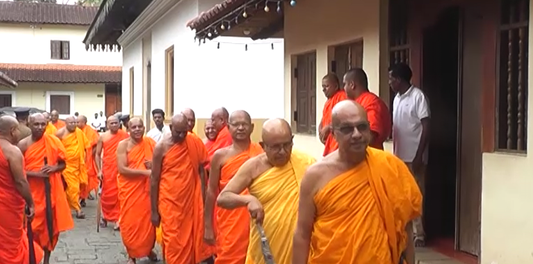 අස්ගිරි අනු නාහිමියන් වැඩි පෙනුම් ගමන් චාරිත්රය අස්ගිරි අනු නාහිමියන් වැඩි පෙනුම් ගමන් චාරිත්රය