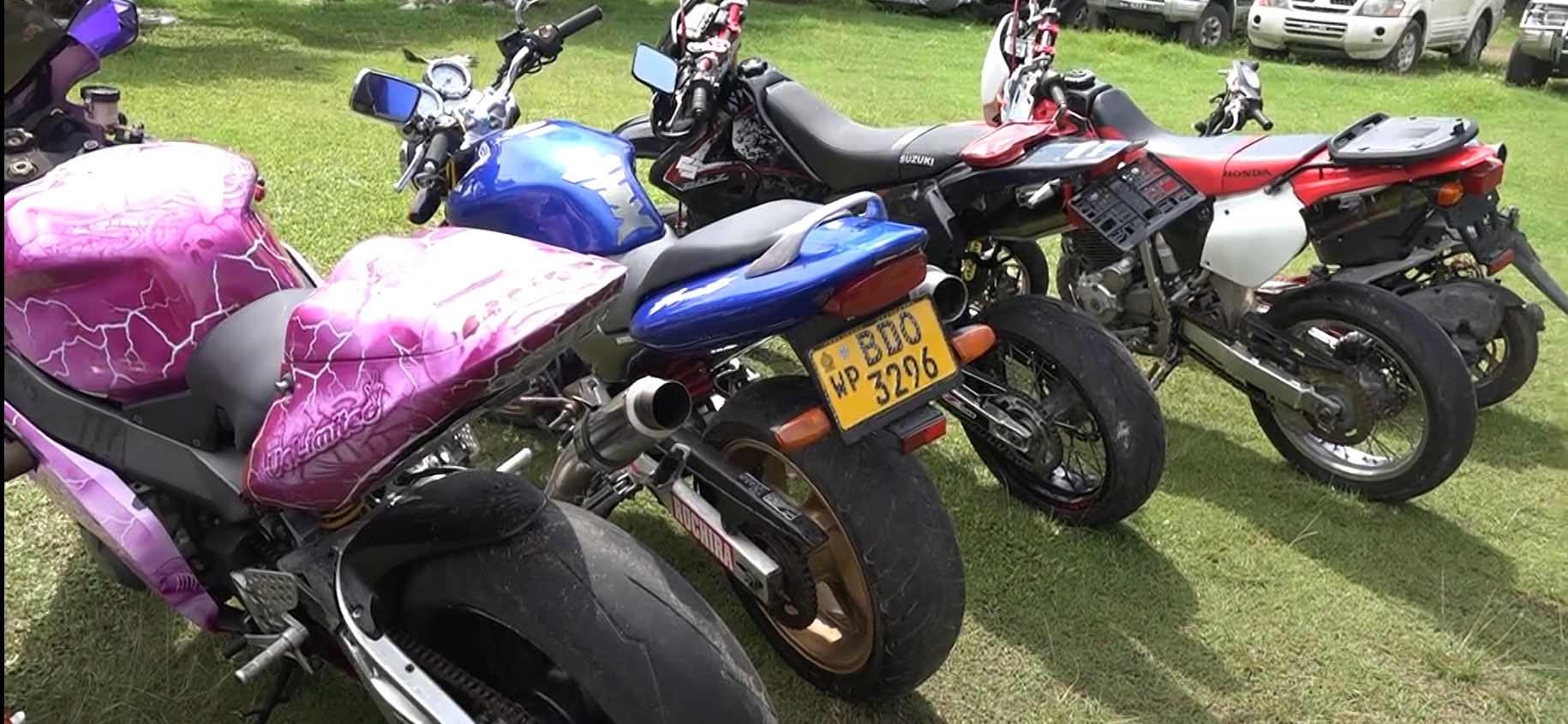 ව්‍යාජ අංක සහ බඳ වෙනස් කළ යතුරු පැදි 6 ක් අල්ලයි